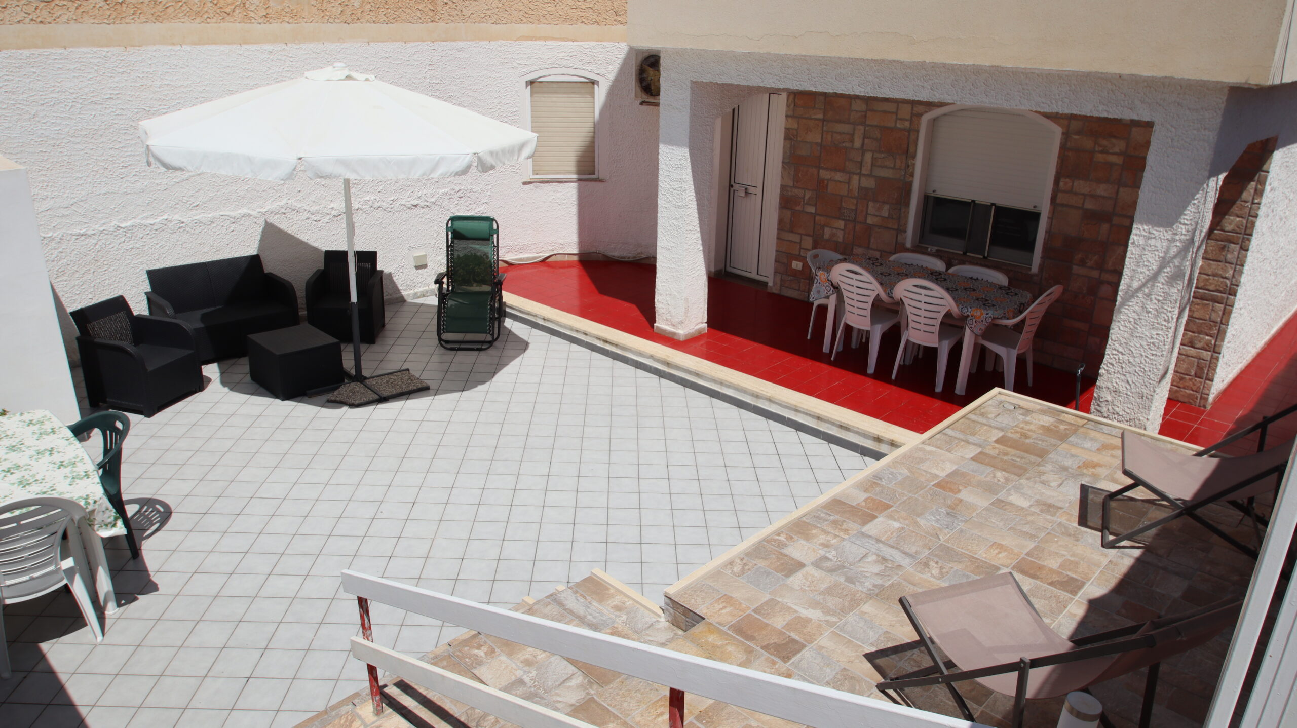Al momento stai visualizzando Red House